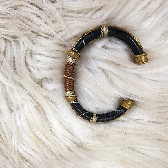 Vintage Wire‎ wrapped cuff - Picture 4 of 8